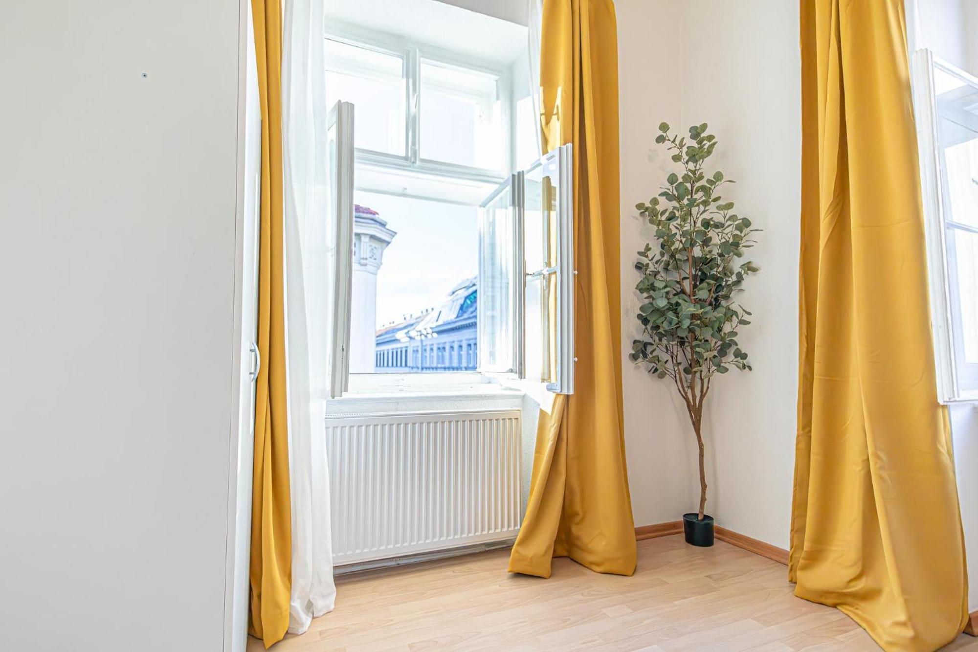 Stylish 2br For 5p Location *