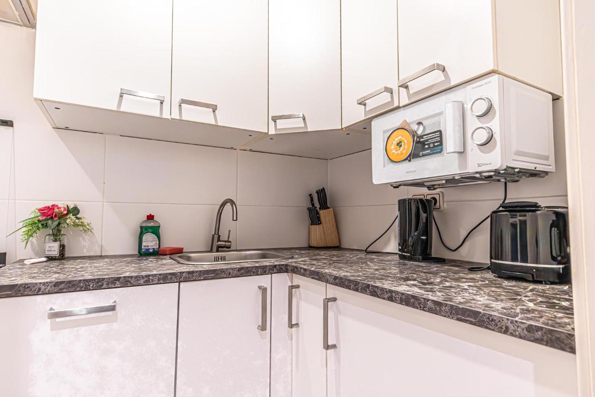 Apartment Stylish 2br For 5p Location *