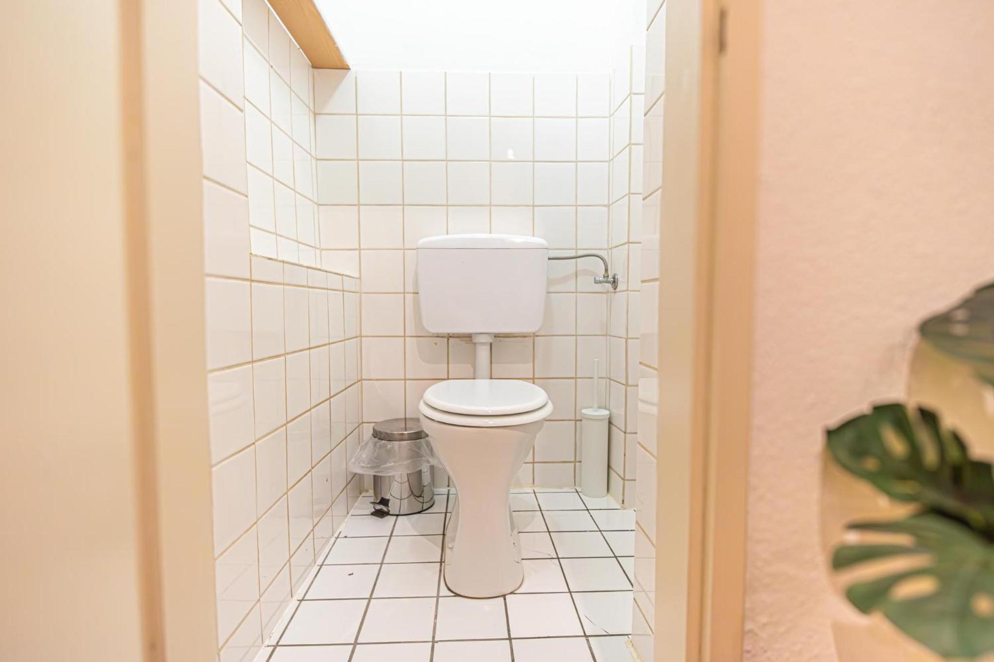 Stylish 2br For 5p Location *