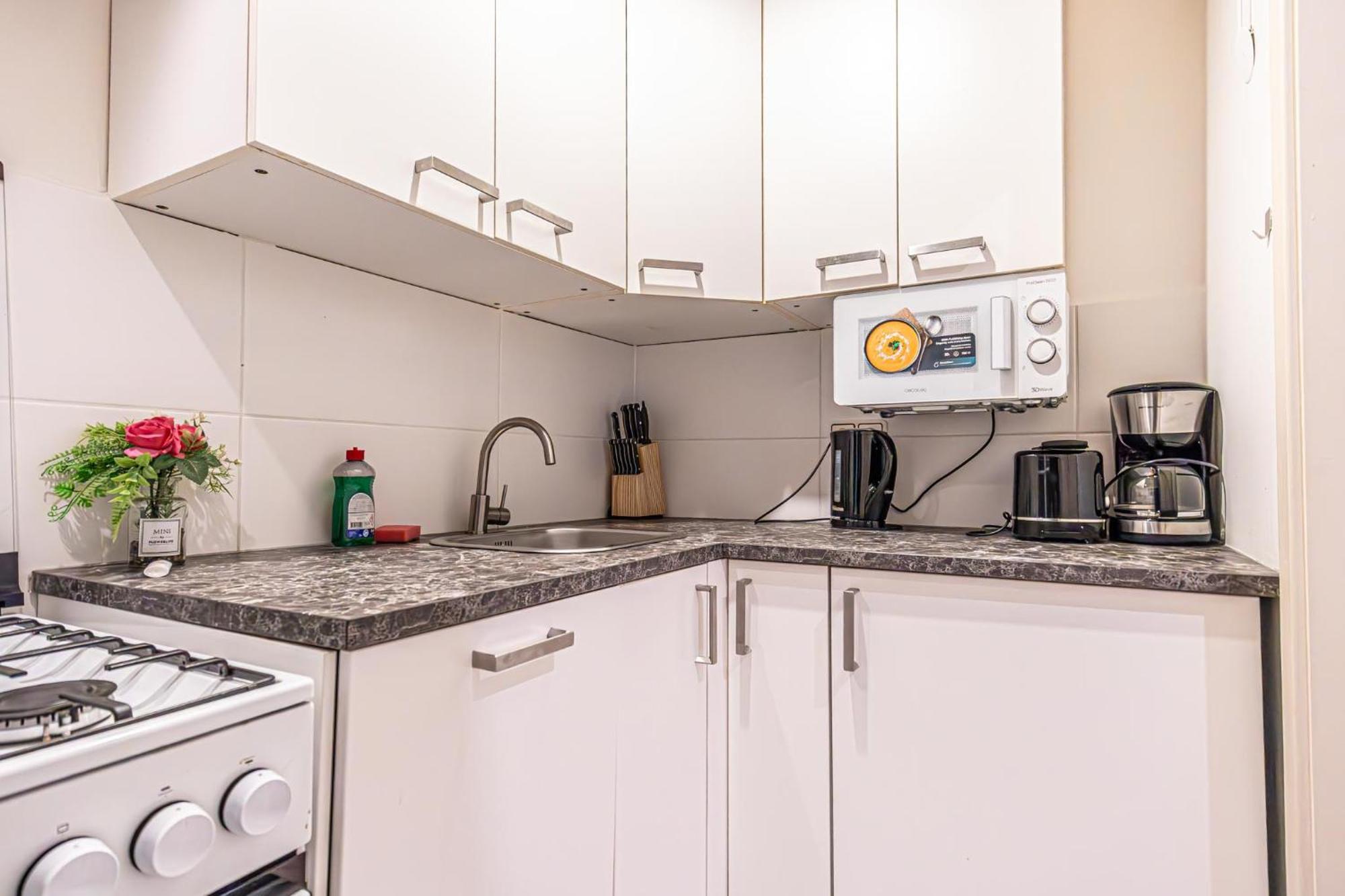Apartment Stylish 2br For 5p Location *